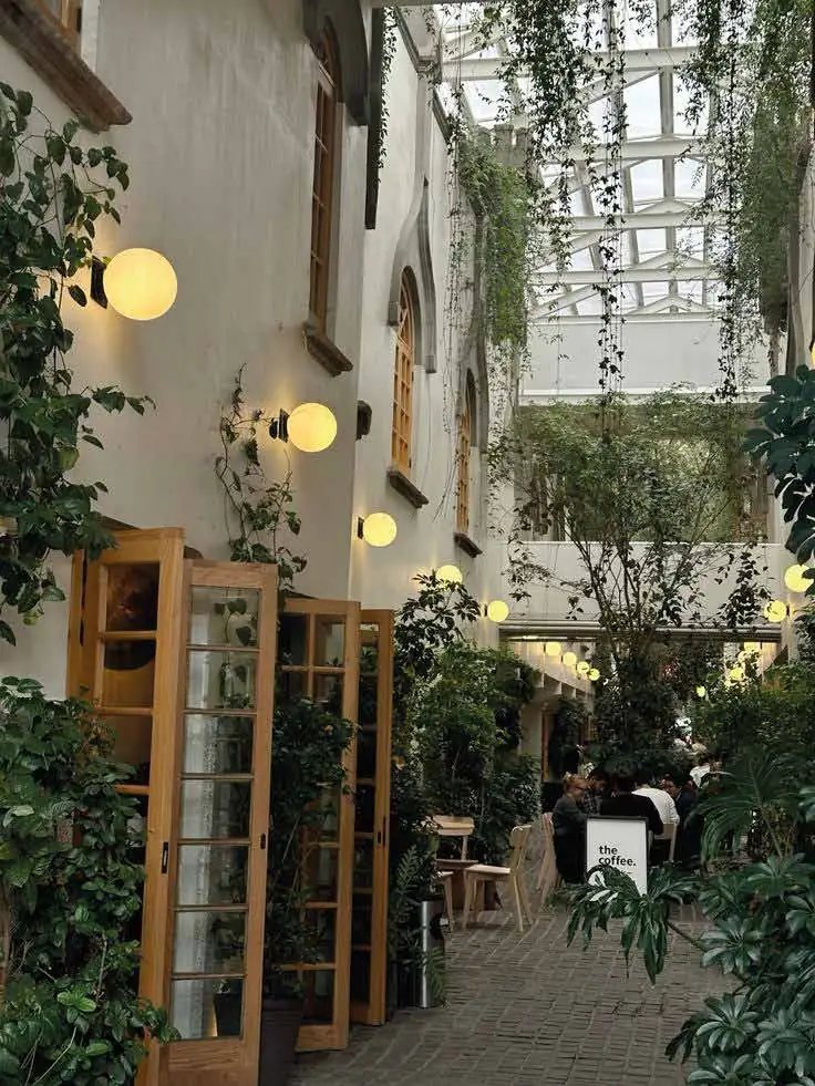 Restaurant terrace in the neighborhood