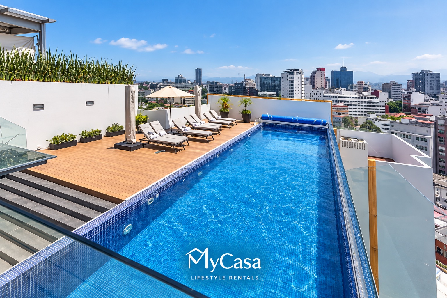 Modern 3-Bedroom Condo · Rooftop Pool & Gym, Condesa 705