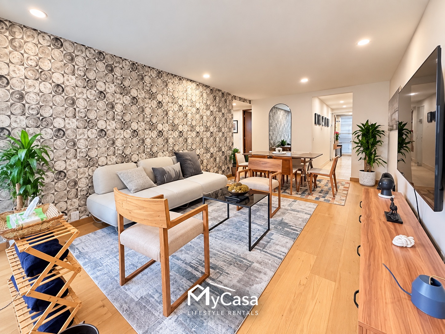 Modern 3-Bedroom Condo · Rooftop Pool & Gym, Condesa 605