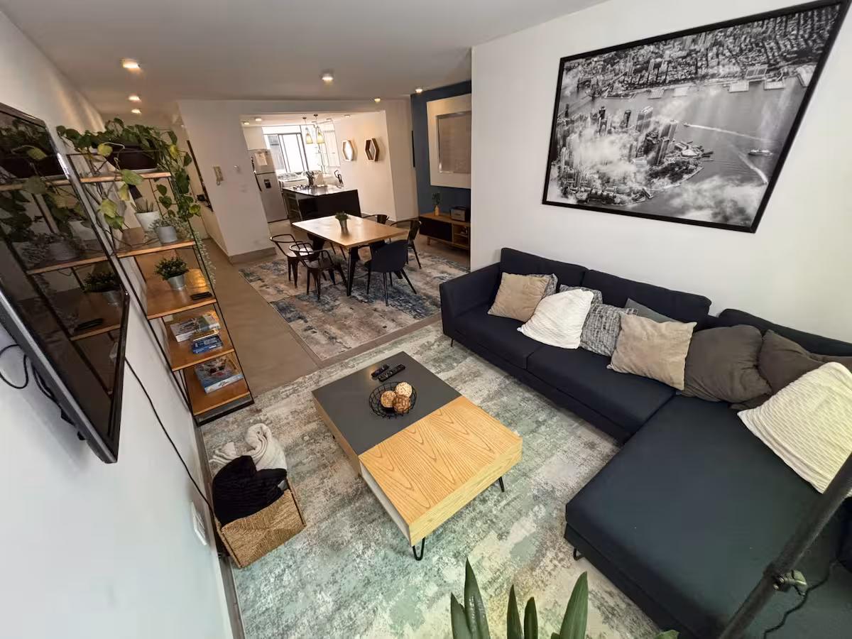 Condominio de 3 dormitorios en Condesa con AA, gimnasio y azotea